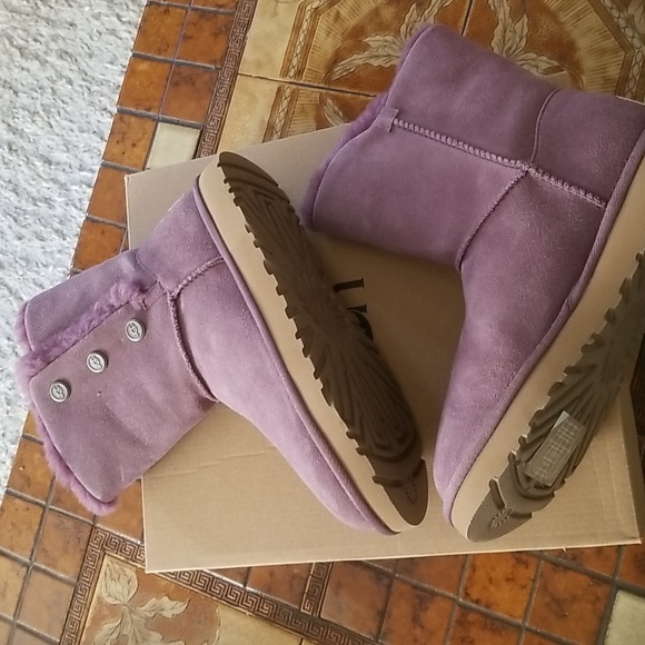 NIB Purple UGGS - Picture 4 of 12